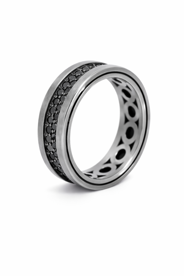 Anillo rodio negro con brillantes negros