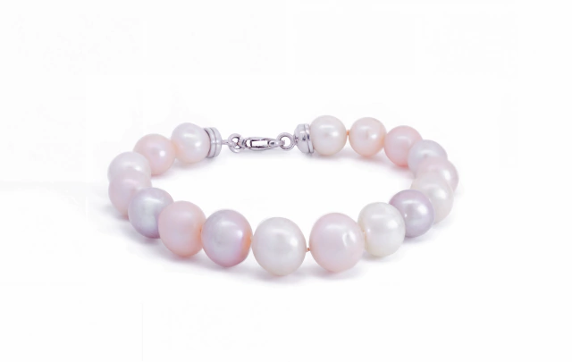 Pulsera de perlas y oro blanco