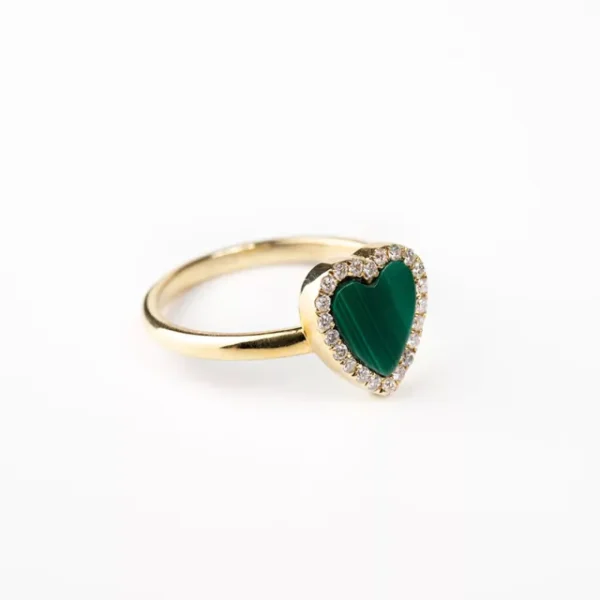 Anillo con corazón malaquita
