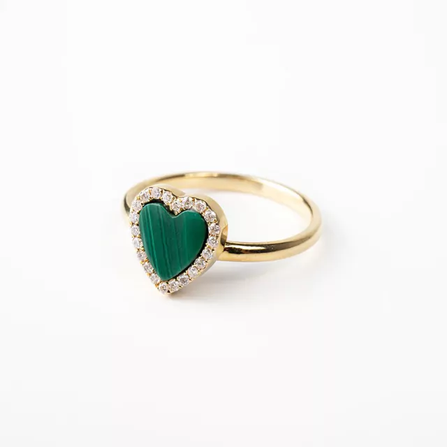 Anillo con corazón malaquita
