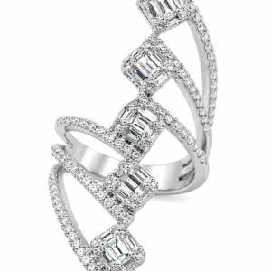 Anillo de oro blanco con baguettes y brillantes