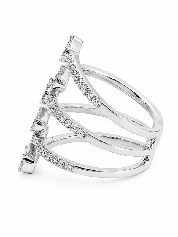 Anillo oro blanco con óvalos de baguette y brillantes