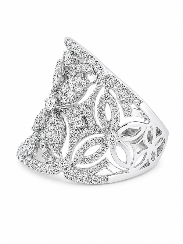 Anillo calado con flores